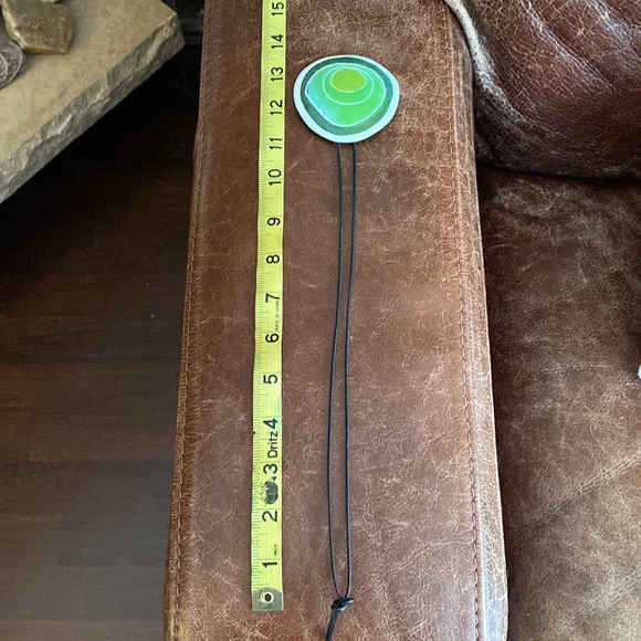 Artisan-made signed pendant/brooch. Dreamy green circles. Vintage 70s! - Picture 4 of 8